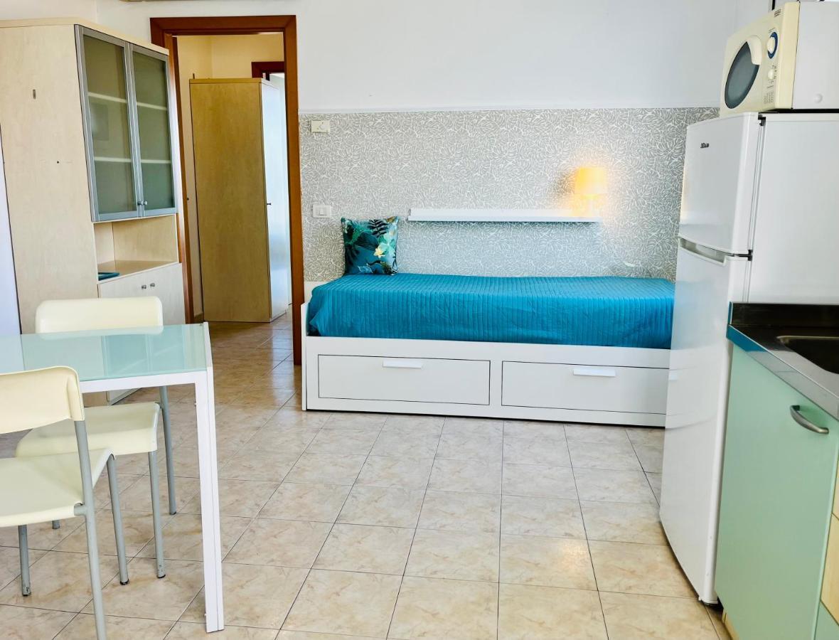 Residence Frontemare Rimini Eksteriør billede