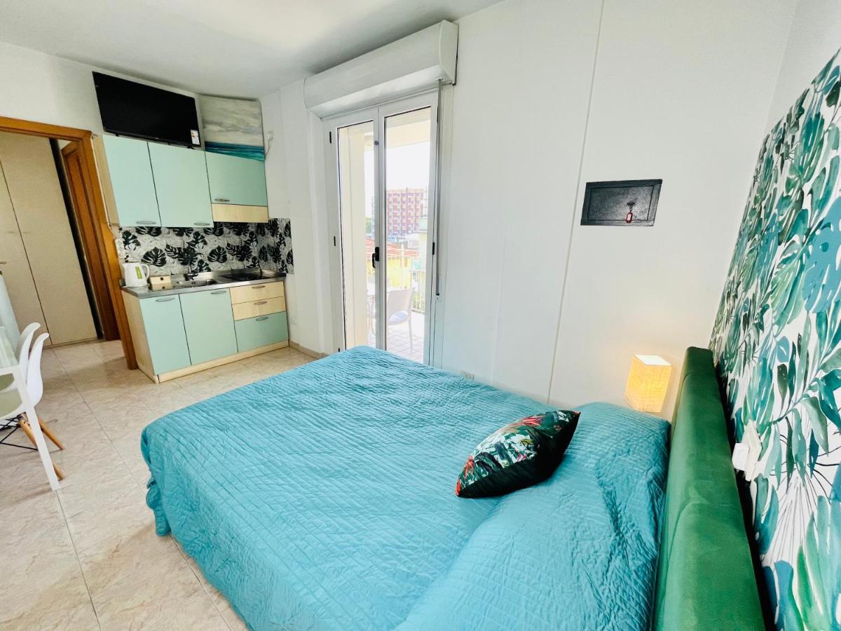 Residence Frontemare Rimini Eksteriør billede