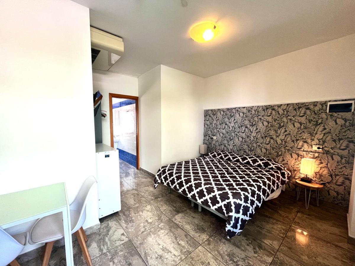 Residence Frontemare Rimini Eksteriør billede
