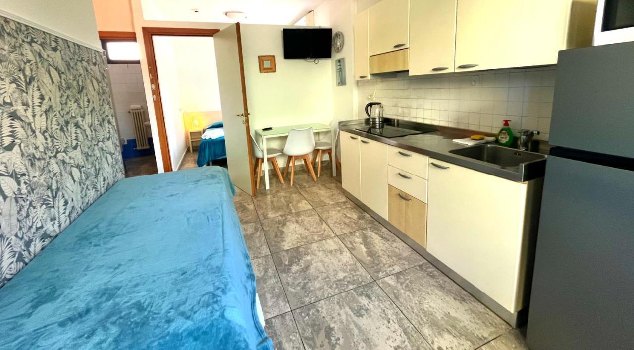 Residence Frontemare Rimini Eksteriør billede