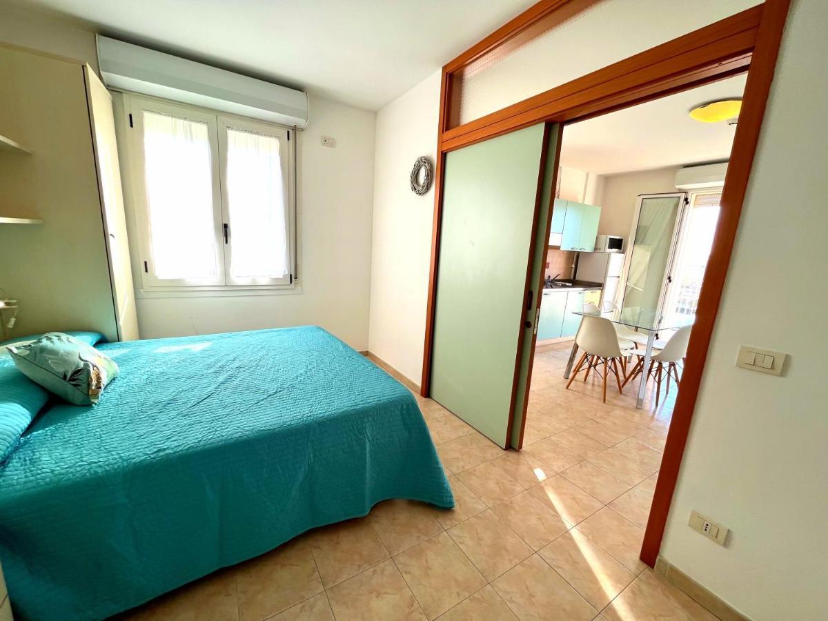 Residence Frontemare Rimini Eksteriør billede