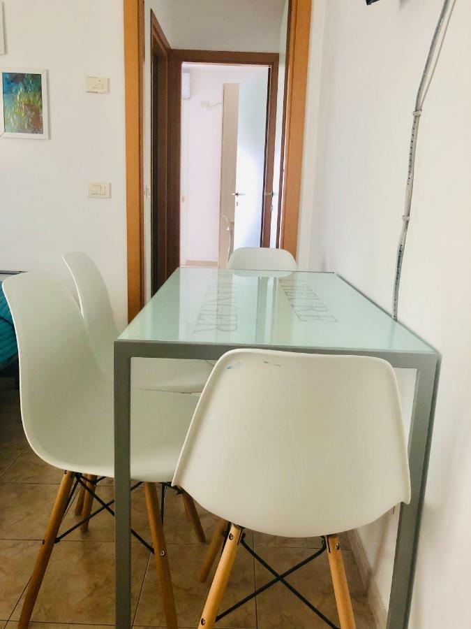 Residence Frontemare Rimini Eksteriør billede